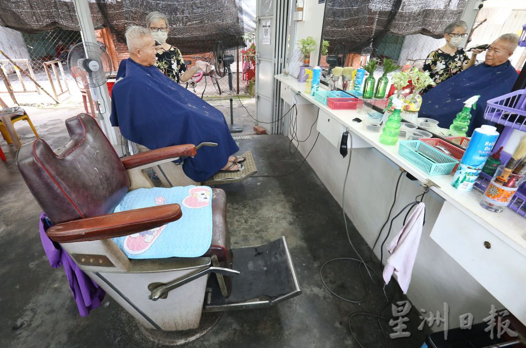 万里望巴刹传统理发店 述说岁月故事