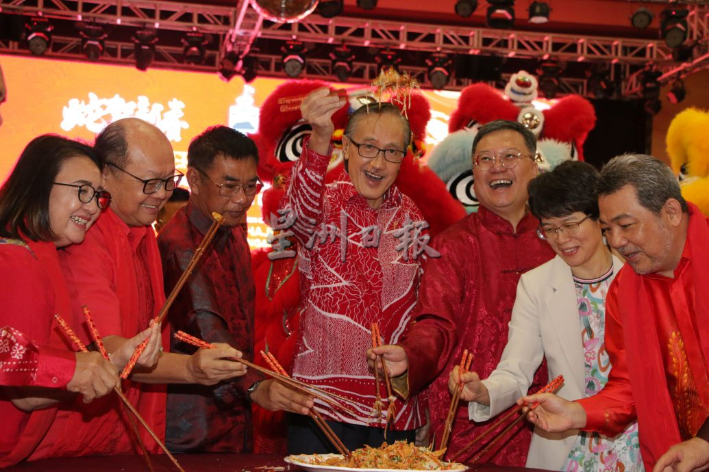 马西迪:涉贪指控不影响履职 全力投入工作