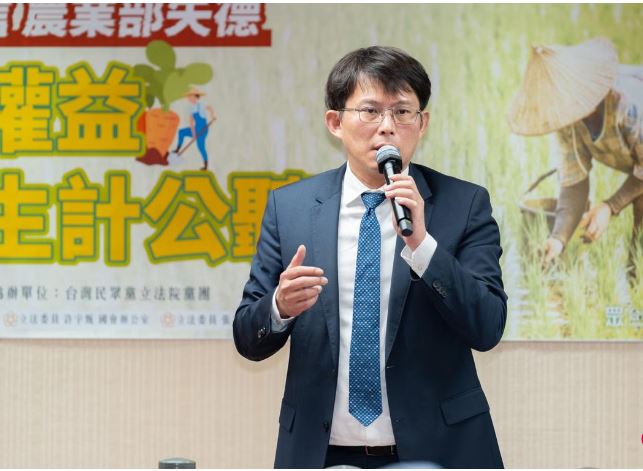 黄国昌宣布角逐台湾民众党主席