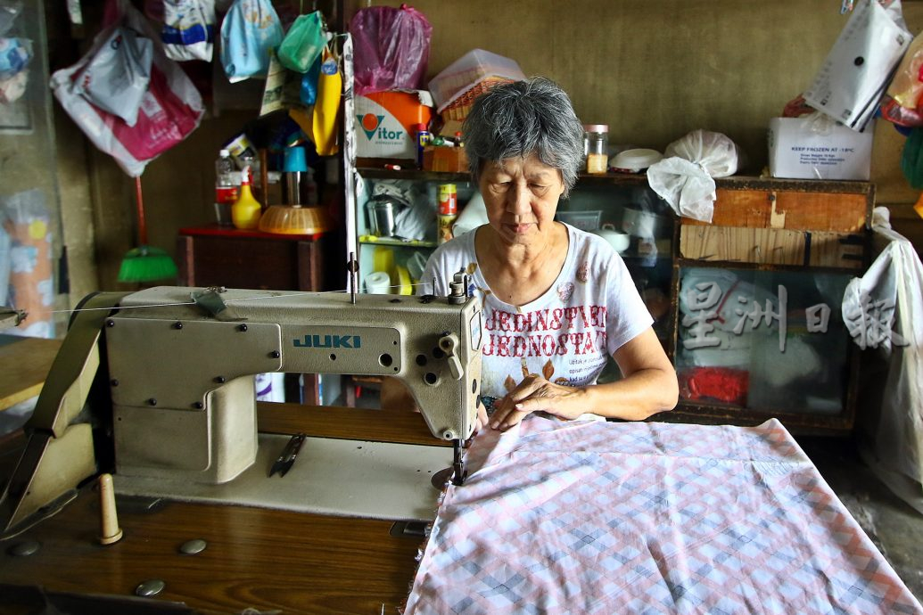 星角摄/“华联棉褥店”手工棉花枕头