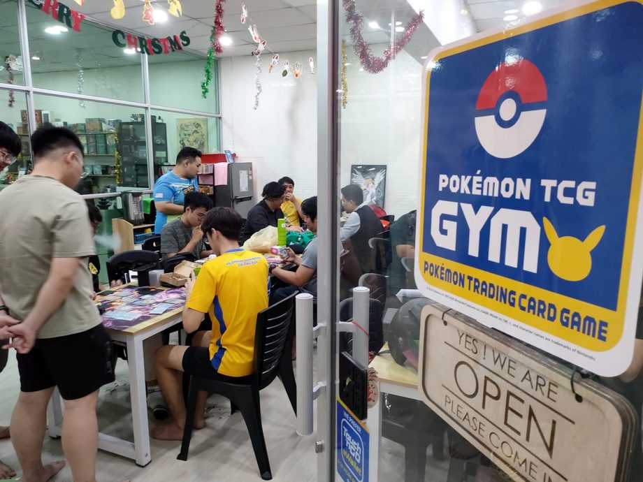 (23/1见报)乐活/宝可梦卡牌游戏 玩家齐聚对战寻乐