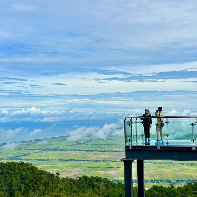 (4/1见报)星角摄/日莱峰避暑好去处,俯视田野感受花海美景