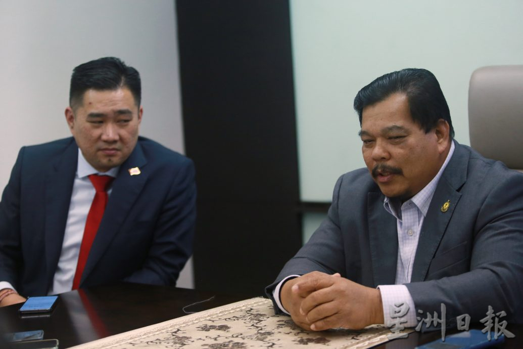 (全国)仅鼓励巨型广告板而已,吉州行政议员:“招牌无爪夷文,没问题!”