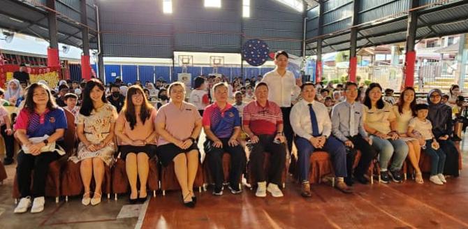 巴淡芙露华小毕业暨颁奖典礼