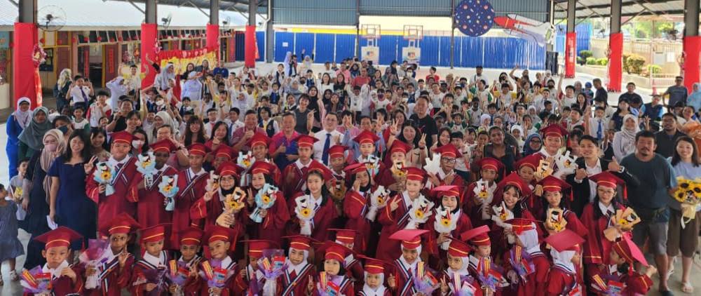 巴淡芙露华小毕业暨颁奖典礼