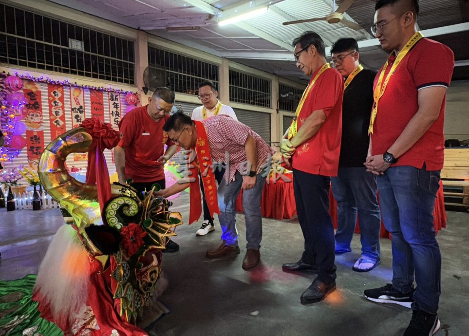 (古城第六版主文)翁武玄龙引进海丰麒麟·首头开光点睛舞动