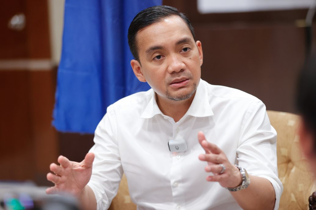 (已签发)全国:翁哈菲兹:失去收复白礁岛机会,成大马和柔佛最黑暗时刻