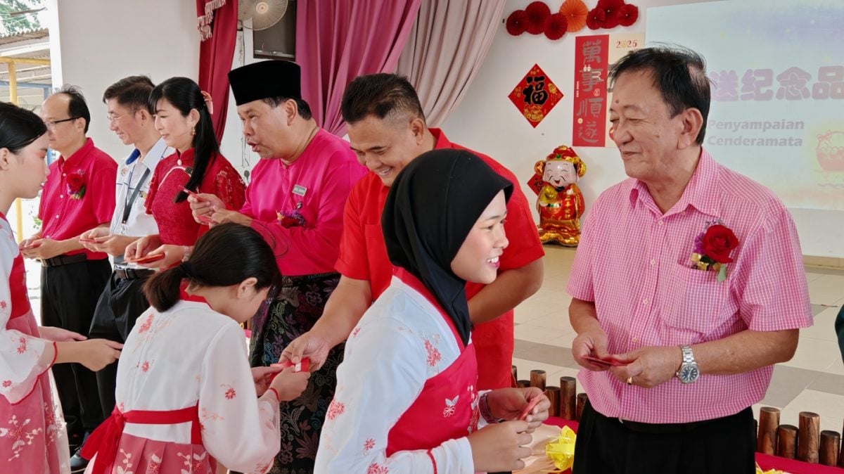 扎哈里:华小可藉校园迎春活动,向友族生宣导价值观