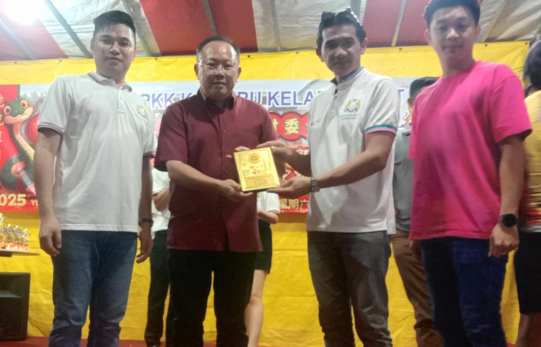 沙威村委会新年联欢晚会,逾2千人到场共庆