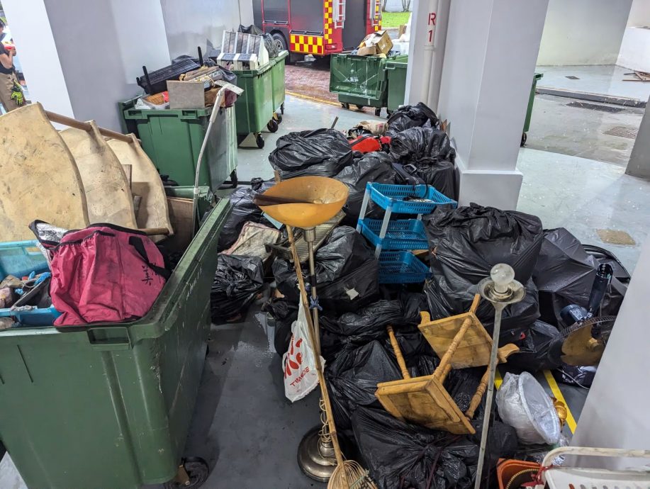 (已签发)柔:狮城二三事:后港组屋火患3死 邻居指死者家废物堆积臭难当