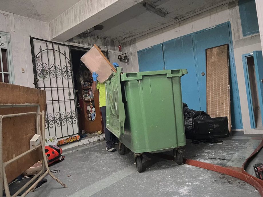 (已签发)柔:狮城二三事:后港组屋火患3死 邻居指死者家废物堆积臭难当