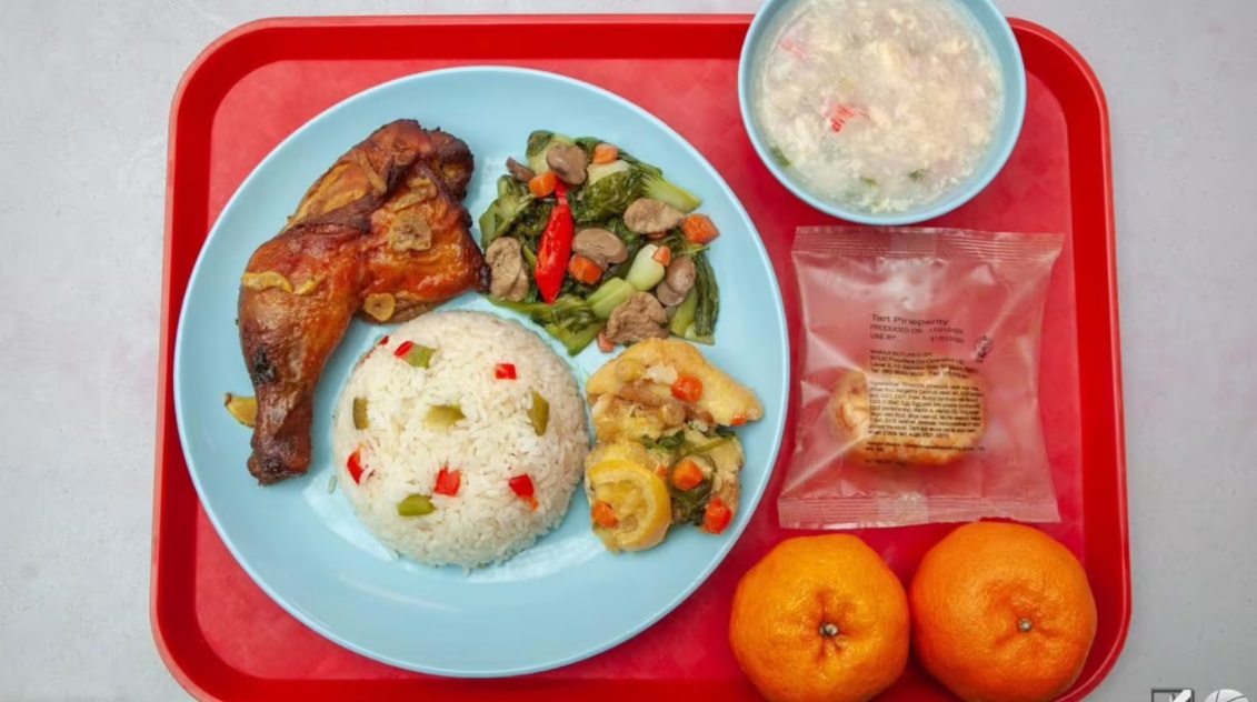 (已签发)柔:狮城二三事:新兵佳节吃大餐 特别菜单庆新年