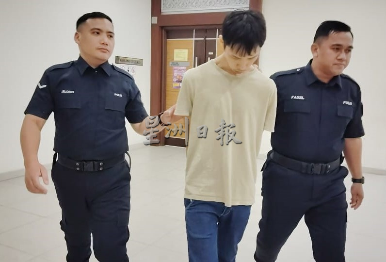 甫为人父华男非礼14岁女生 被判坐牢5年鞭笞2下