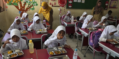 Indonesia launches free meals program to feed children and pregnant women to fight stunting