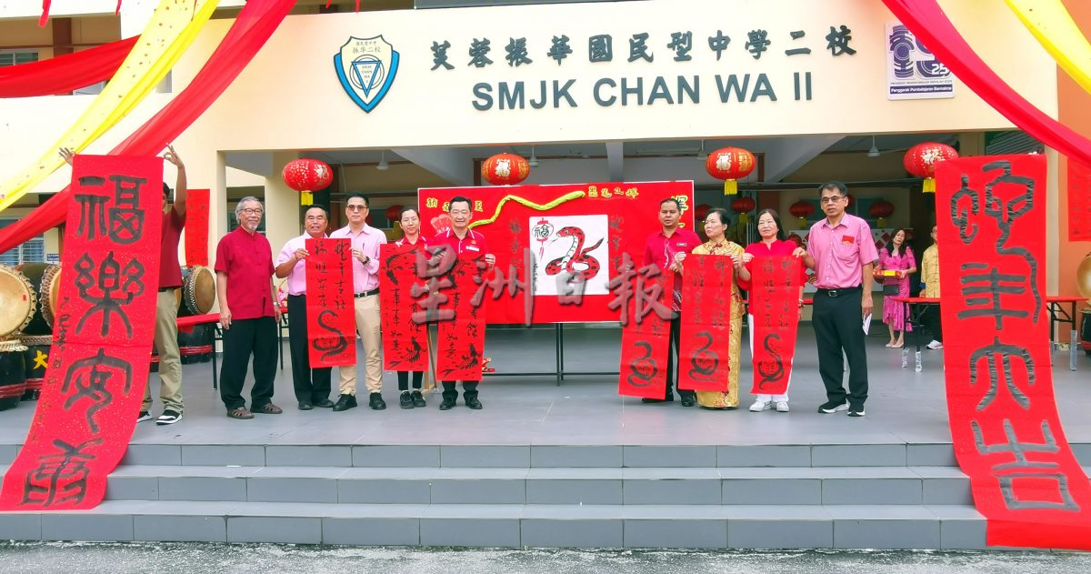 谢琪清:解决教师短缺 应大增师训录取名额
