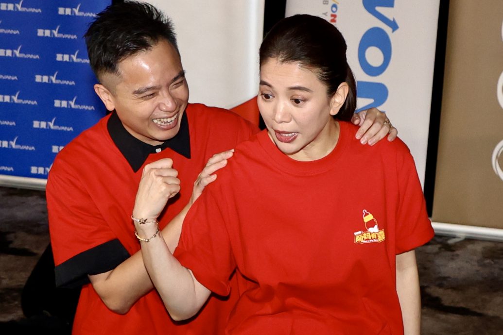 OMG！阿妈有喜|袁咏仪主动要求重拍吻戏 张顺源放话观众不满意可退票