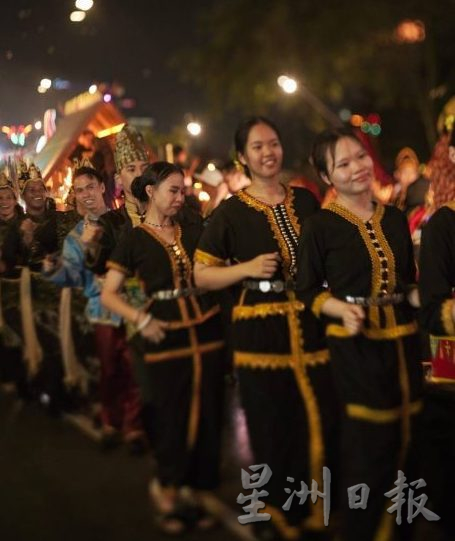 2/3 6pm后才上网/∕我们∕十族并肩同行 认识是通往和谐的第一步