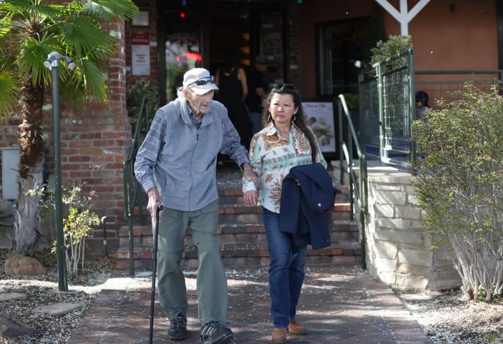 95岁真赫曼与妻陈尸寓所 警方指死因有可疑将彻查