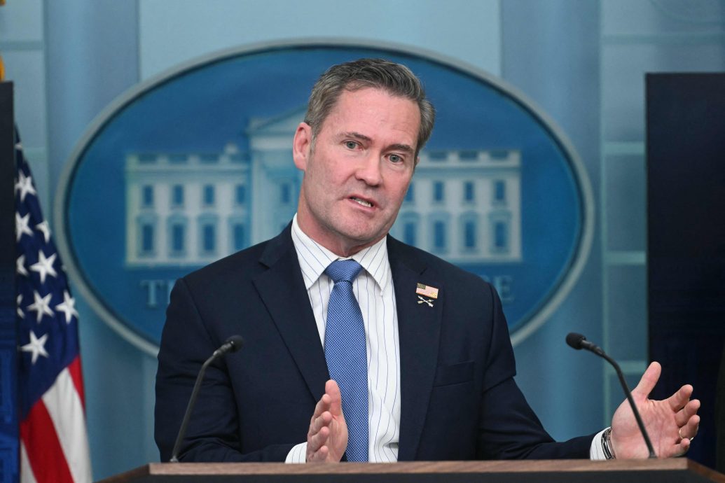 “停止辱骂特朗普” 美国安顾问促乌签矿物协议