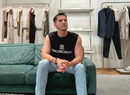 “好过唱不三不四的歌” 网民劝阿里夫接受年薪30万新工作