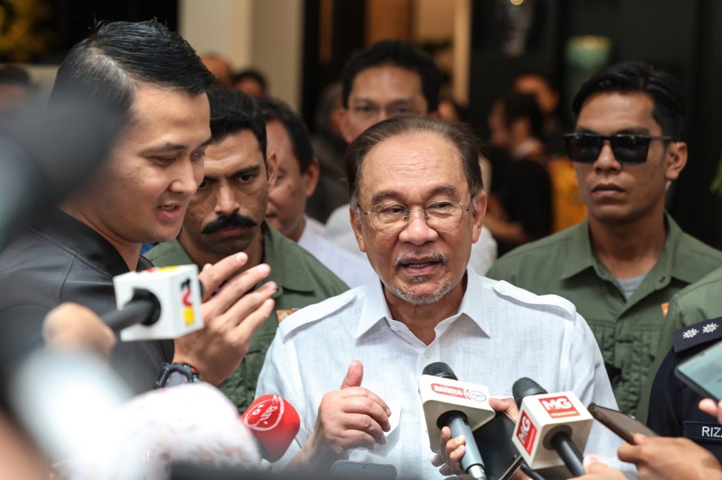 “领袖滥权致富”  安华：采取行动却被指记仇