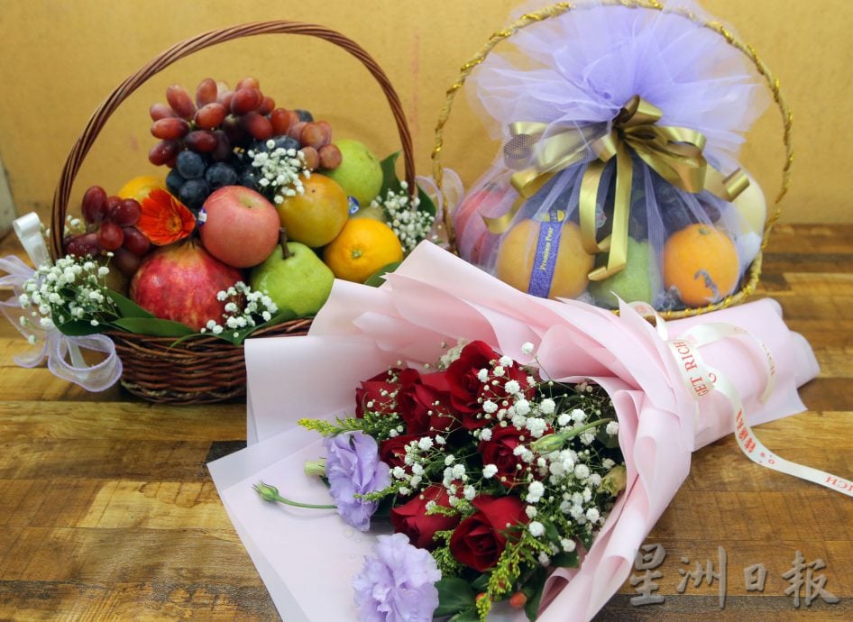 ★2月12日见报/巴刹职人5 | 怡中央公市花香满溢 梁丽君花艺巧手