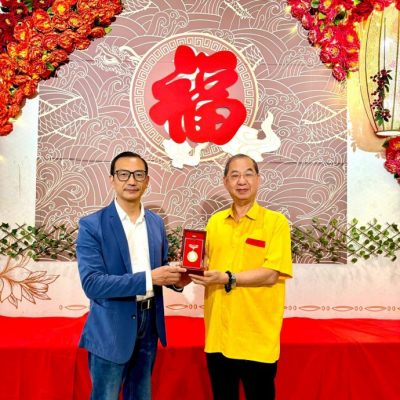 世界创新大会颁发“友谊贡献勋章”予马来西亚汉文化中心主席拿督吴恒灿