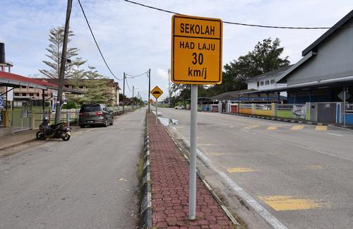 东:关丹丹那布爹中学提早到校学生被限制入校