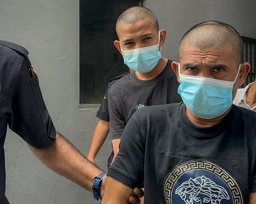 两名印尼籍男子涉嫌走私贩卖4支手枪和一支M4步枪，一起面控不认罪。