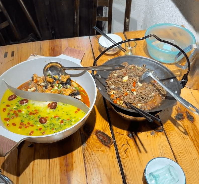 两菜844元兼难吃 情侣游张家界遭餐厅“㓥一颈血”