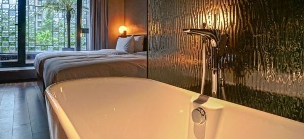 中国人游日“浴缸拉屎”堵住排水孔！