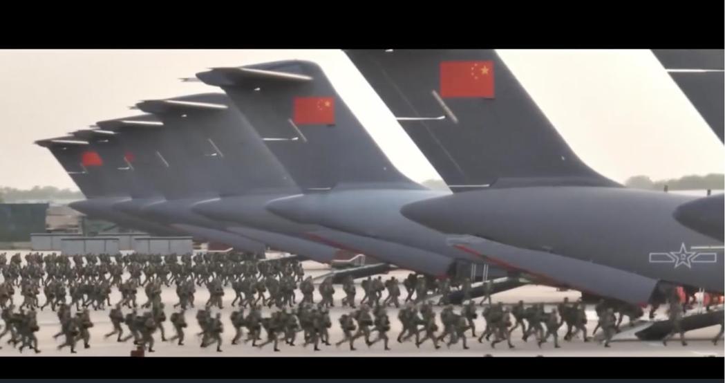 中国国防部发布《当那一天来临》MV 多型主战装备亮相