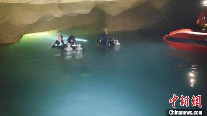 中首例洞穴潜水救援成功 69小时救出2人