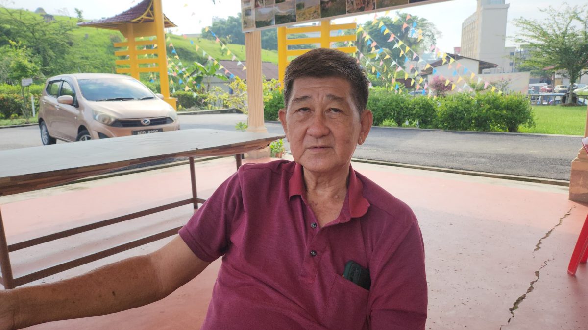 乐活频道 | 一步一脚印栽种花草 义工美化守护义山