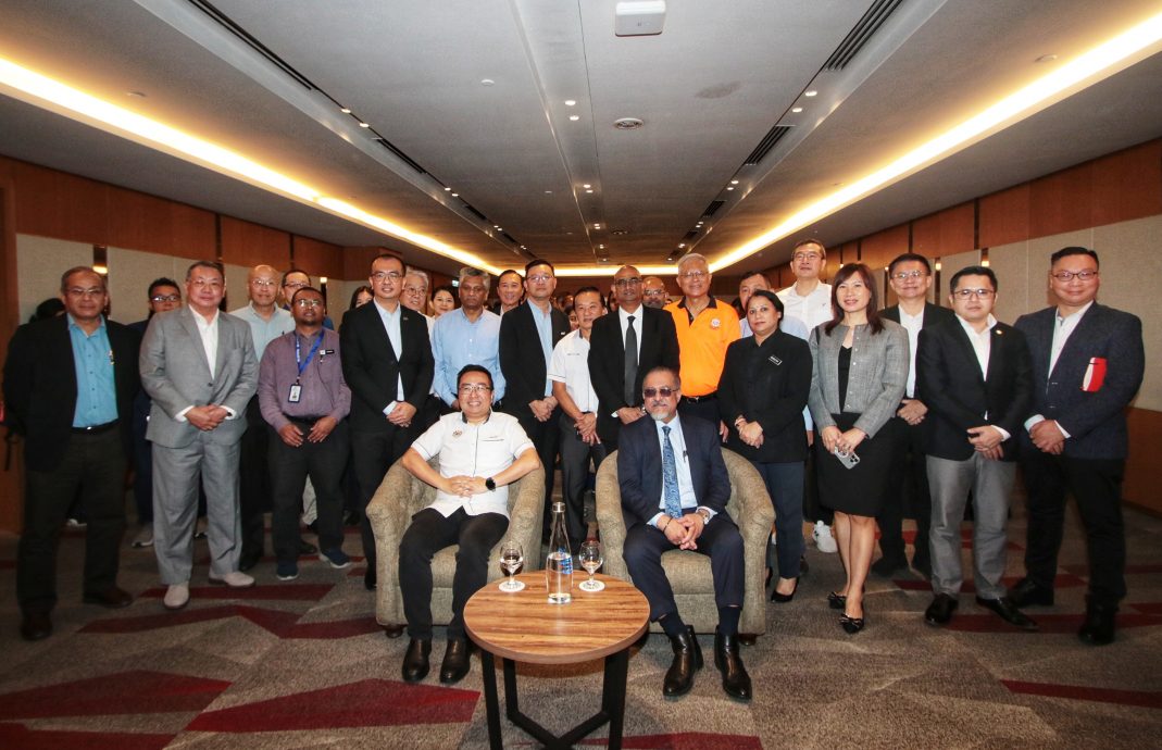 人们不会被AI取代 郑立慷：会被懂AI的人取代