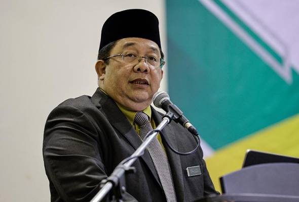 供星洲网：网红男扮女装出席颁奖礼 JAKIM：将要求解释和闭门辅导