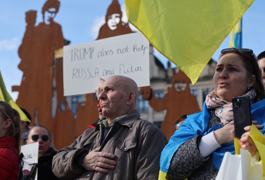 俄乌战争3周年 布鲁塞尔挺乌集会拒绝羞辱式和平