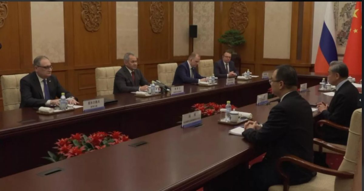 俄安全会议秘书绍伊古见王毅:俄中在关键问题上立场一致