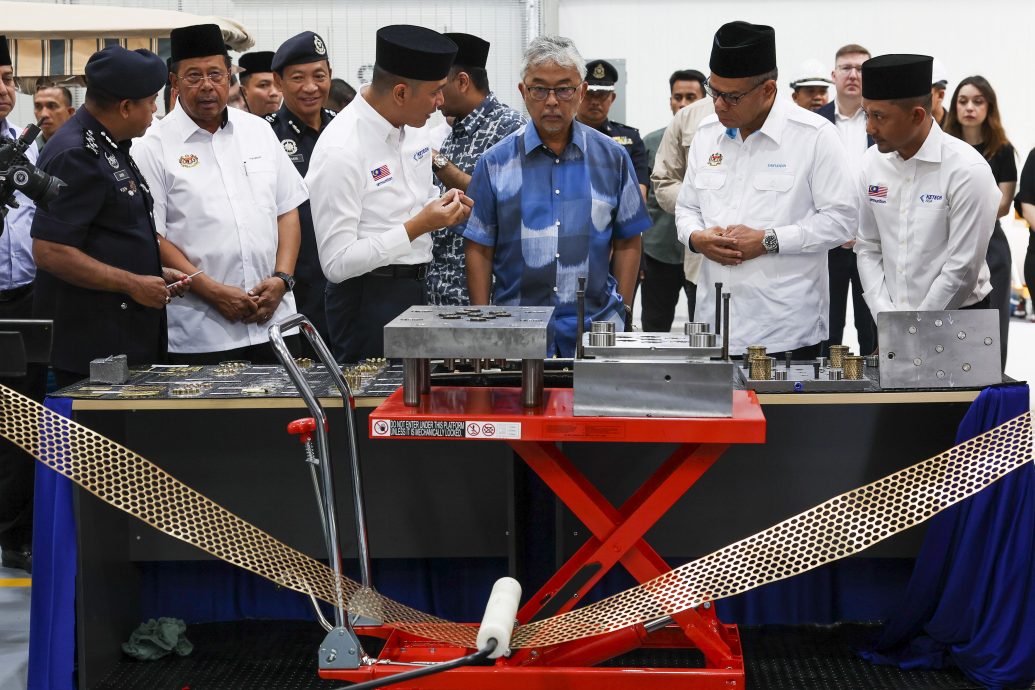 苏丹主持弹药工厂开幕