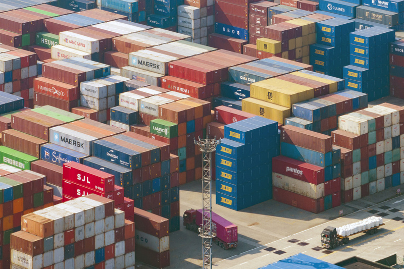 关税战下开拓市场 数十家中国企业赴哈萨克签新订单