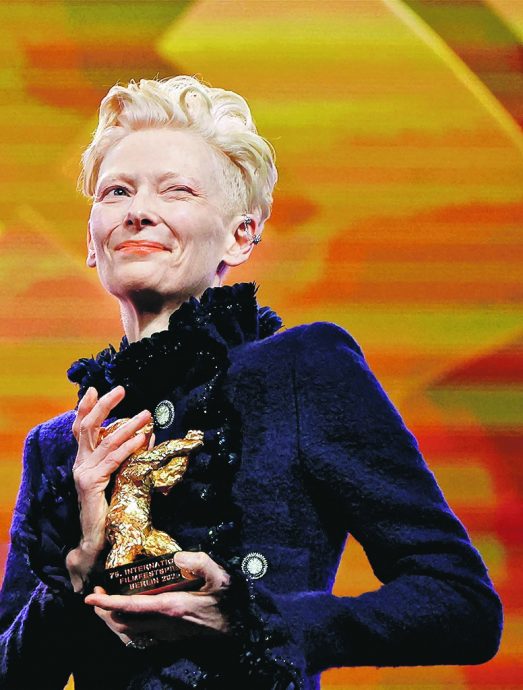 刚获柏林影展终身成就奖 蒂达史云顿宣布暂息影