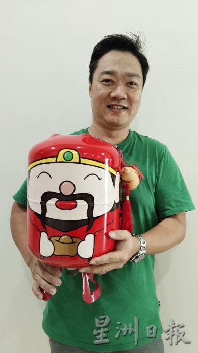 化废为宝 华丽转身 废弃冷煤气罐变萌扑满