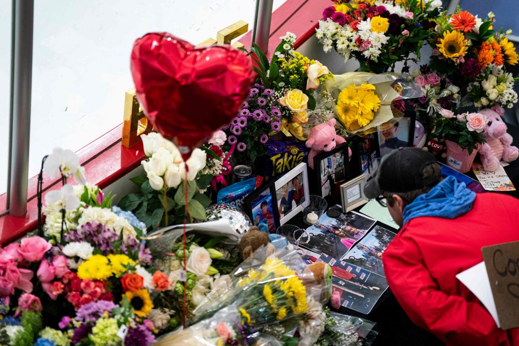 华府空难)陆军公布第3名士兵名字 数据显示直升机或飞得太高