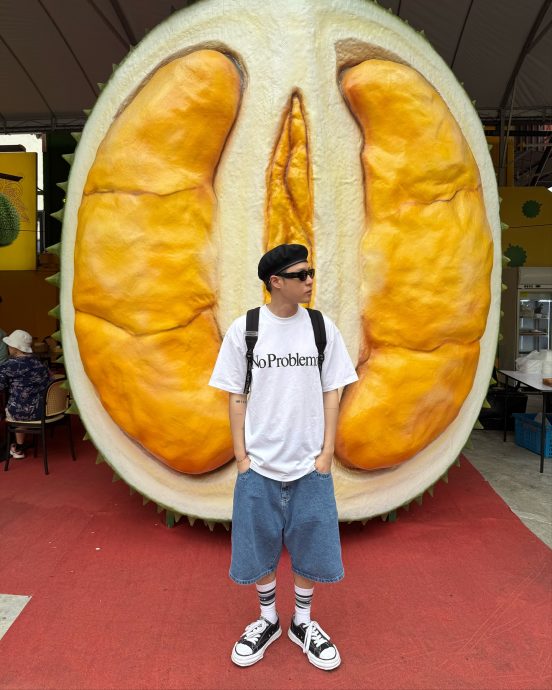 周汤豪大马打卡庆元宵 疯狂晒美食照