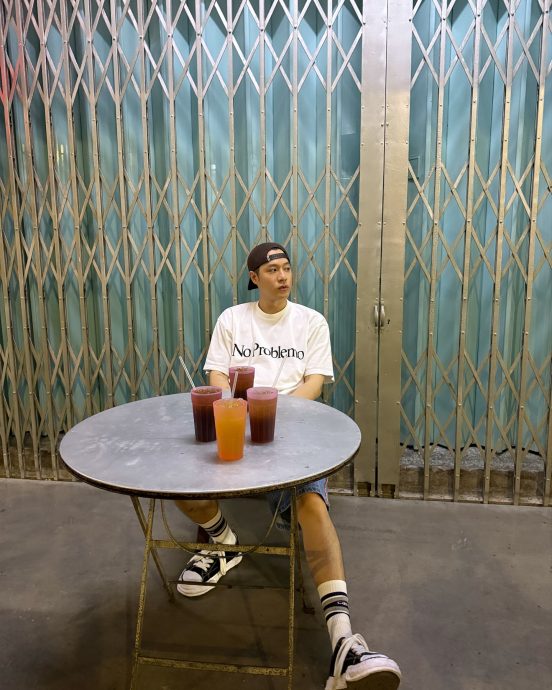 周汤豪大马打卡庆元宵 疯狂晒美食照