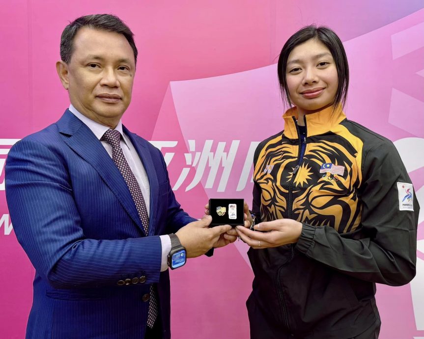 哈尔滨亚冬会|女高山滑雪回转差点摘牌  阿鲁温自豪为国争光