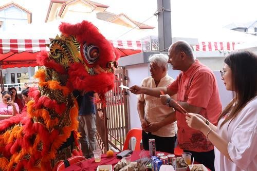 大都会/嘉玛莉亚:农历新年庆祝形式按照各国在地文化百花齐放 突显多元特色