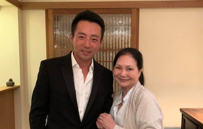 大S树葬时间曝光 汪小菲明飞台开战S妈