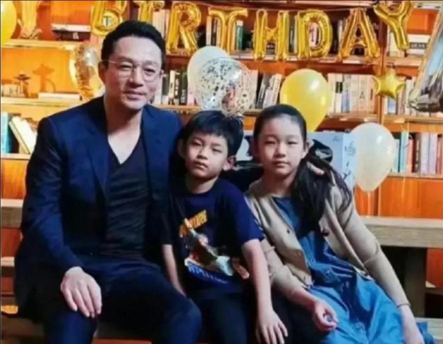 大S猝逝|汪小菲路中下跪 被曝买网军营造深情