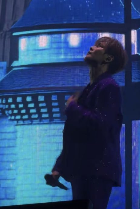 大S猝逝|罗志祥忍泪唱《爱转角》 悼念大S全场动容